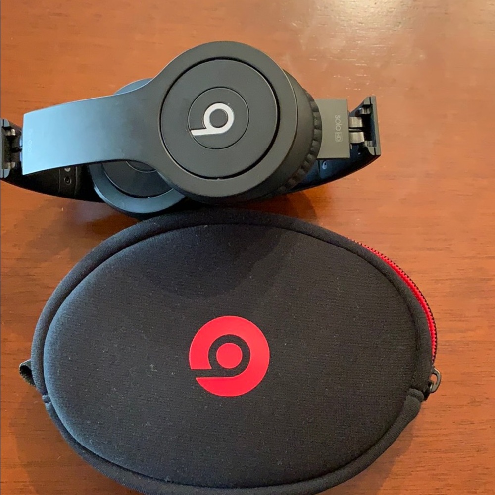 Beats head set.